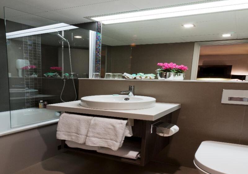 디럭스 룸, Harvey