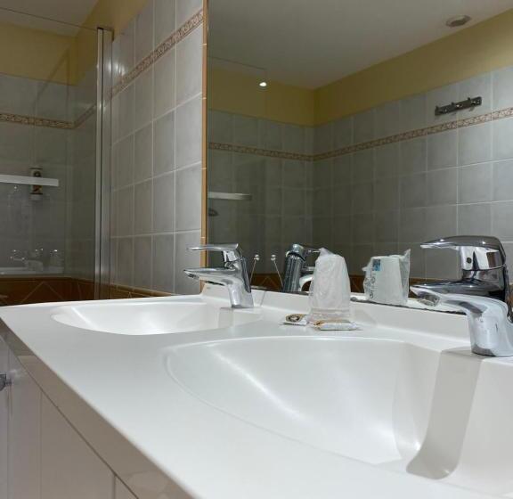 חדר סטנדרט לארבעה, Hôtel Du Musée