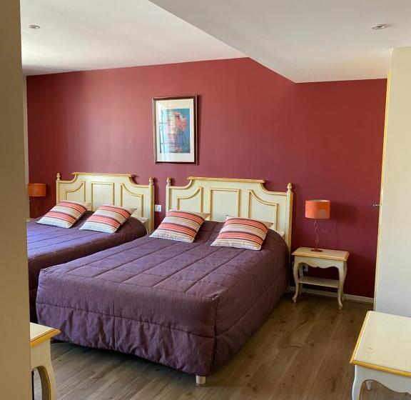 חדר סטנדרט לארבעה, Hôtel Du Musée