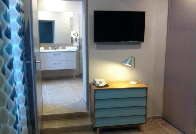 סוויטה, Hôtel Du Musée