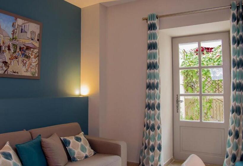 סוויטה, Hôtel Du Musée