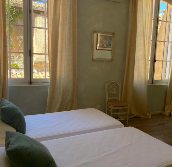 חדר סטנדרט לארבעה, Hôtel Du Musée