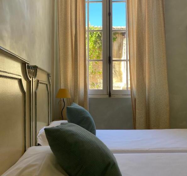 חדר סטנדרט לארבעה, Hôtel Du Musée