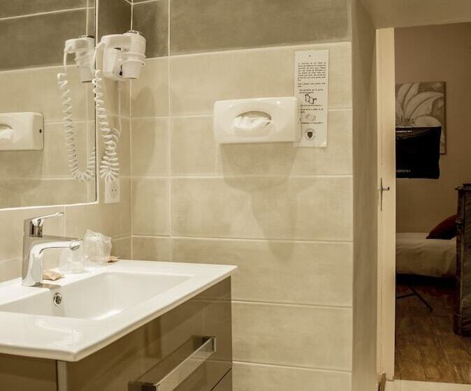 חדר סטנדרט לשלושה, Hôtel Du Musée