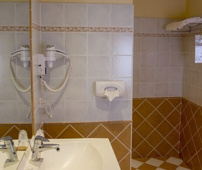 חדר סטנדרט לארבעה, Hôtel Du Musée