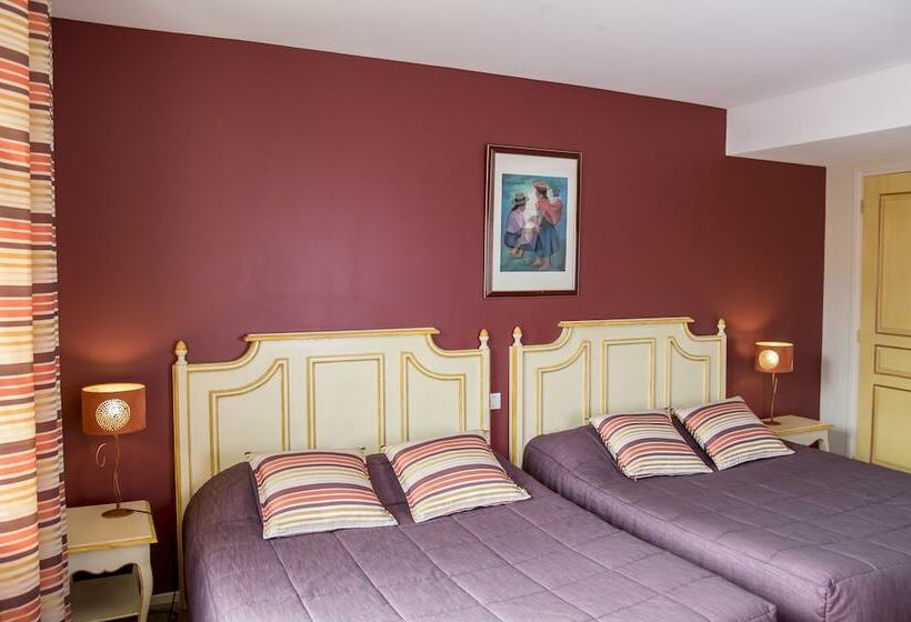 חדר סטנדרט לארבעה, Hôtel Du Musée