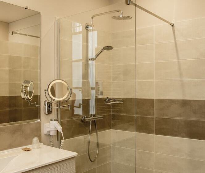 סוויטה, Hôtel Du Musée