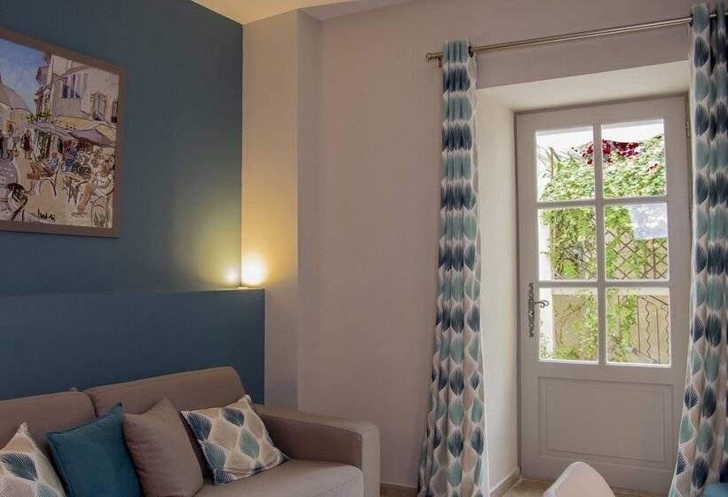 סוויטה, Hôtel Du Musée