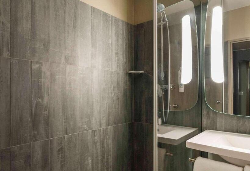 Номер Стандарт Трехместный, Ibis Colmar Est   Hotel Restaurant En Alsace