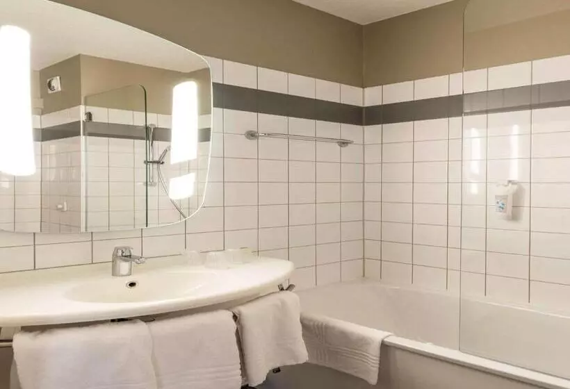 Standard Neljän Hengen Huone, Ibis Colmar Est Hotel Restaurant En Alsace