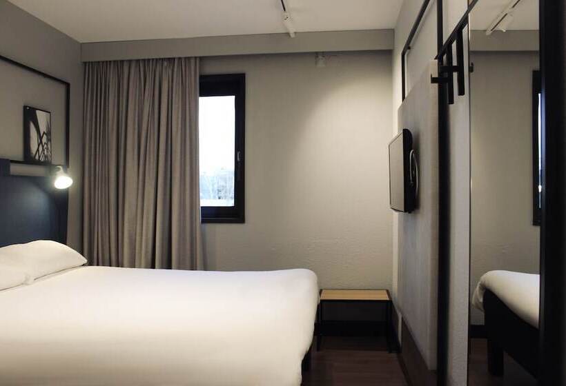 ダブルベッドスタンダードルーム, Ibis évry Courcouronnes