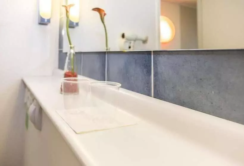 StandaardKamer, Inn Design Laval