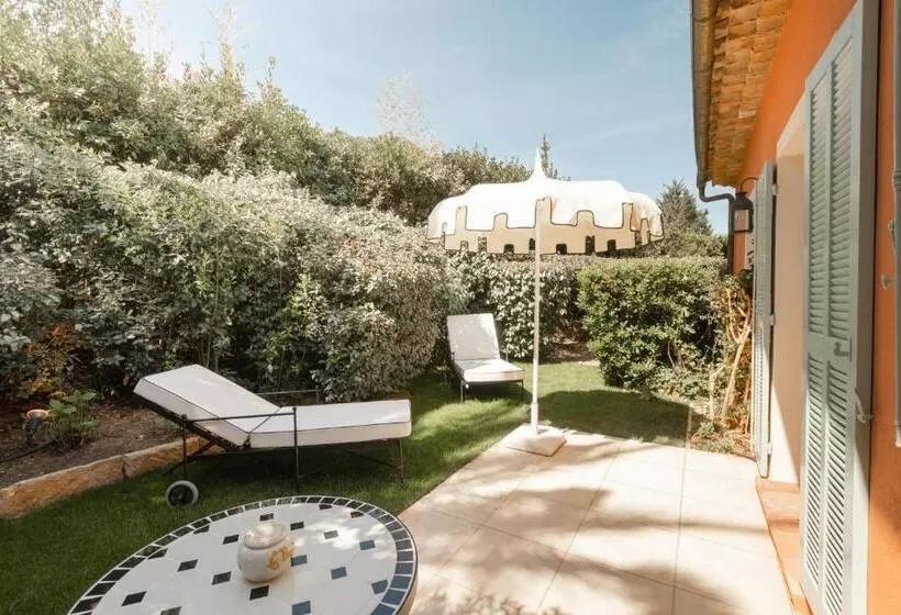 سوییت جونیور, La Bastide De Saint Tropez