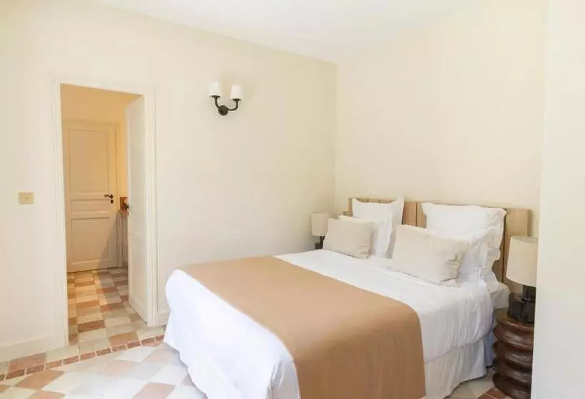 سوییت جونیور, La Bastide De Saint Tropez
