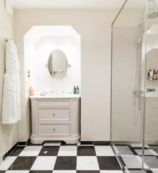 سوییت, La Bastide De Saint Tropez