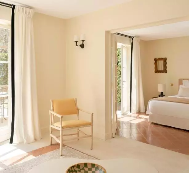 سوییت, La Bastide De Saint Tropez