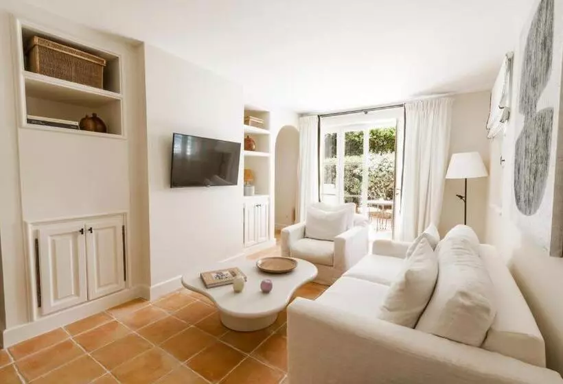 سوییت, La Bastide De Saint Tropez