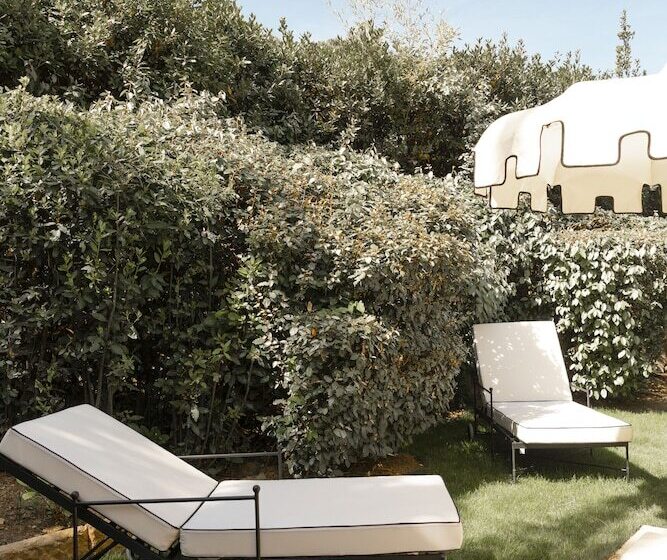 Полулюкс, La Bastide De Saint Tropez