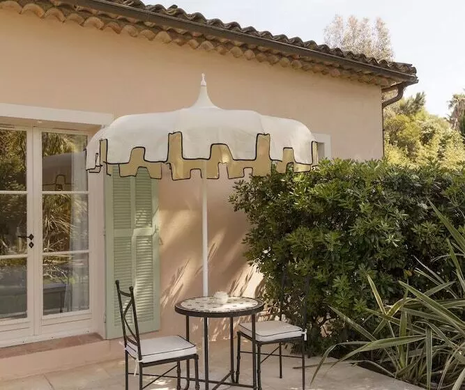 سوییت جونیور, La Bastide De Saint Tropez