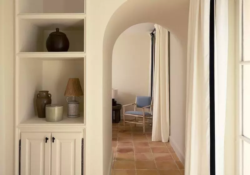 سوییت, La Bastide De Saint Tropez