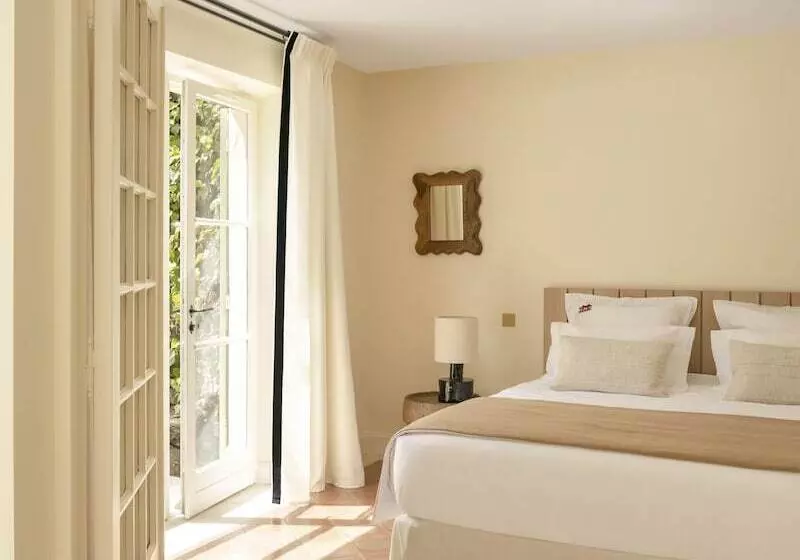 سوییت, La Bastide De Saint Tropez
