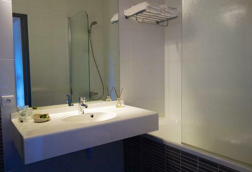 חדר סטנדרט נוף לגינה, Logis Hotel Restaurant La Porte Des Cévennes