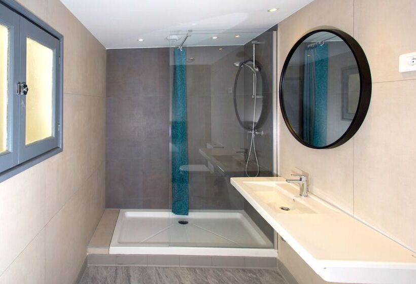 スタンダード４人部屋, Villa Saint Exupery Beach Hostel