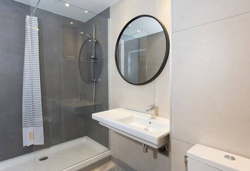 ルームシェアのワンベッド, Villa Saint Exupery Beach Hostel