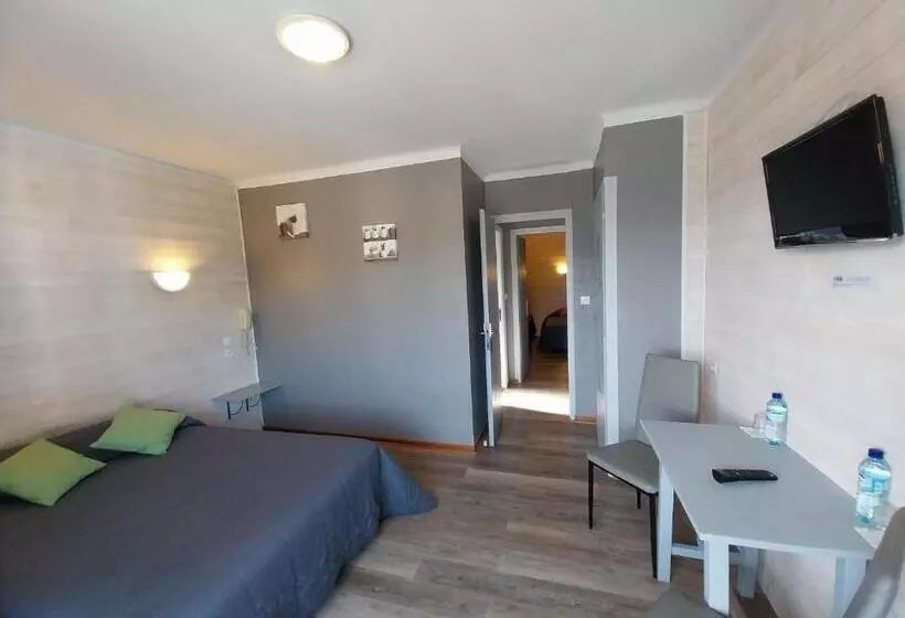 سوییت خانوادگی, Hôtel L Oustalet