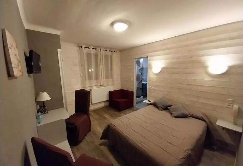 اتاق اکونومی, Hôtel L Oustalet