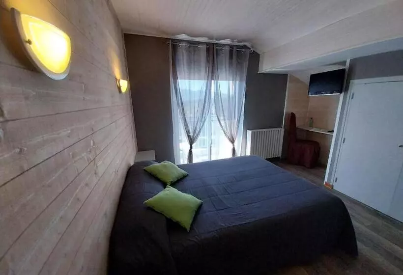اتاق اکونومی, Hôtel L Oustalet