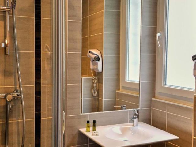 Классический Номер, Le Croiseur Ginette Reouverture Après Travaux Avril 2025