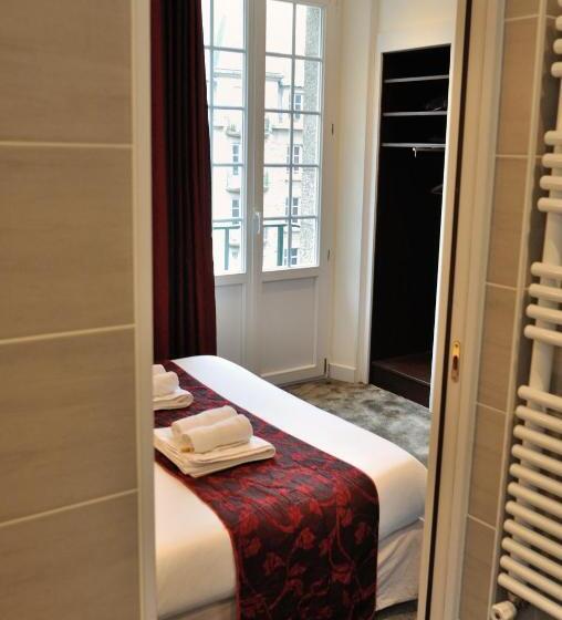 Comfort room with balcony, Le Croiseur Ginette Reouverture Après Travaux Avril 2025