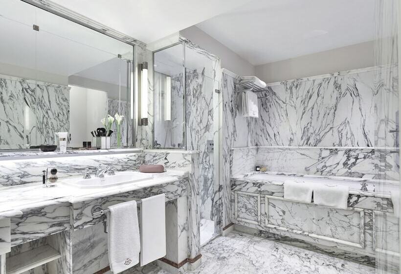 公園の見えるスーペリアルーム, Le Meurice – Dorchester Collection