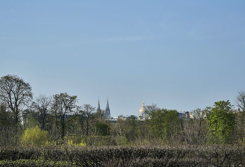公園の見えるスーペリアルーム, Le Meurice – Dorchester Collection