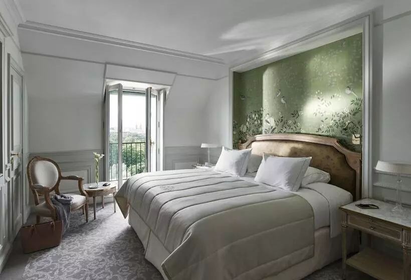 公園の見えるスーペリアルーム, Le Meurice – Dorchester Collection