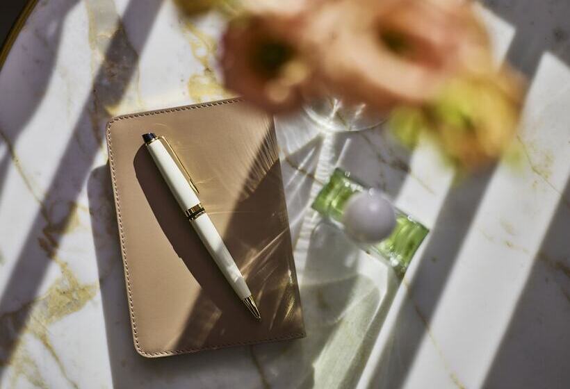 公園の見えるスーペリアルーム, Le Meurice – Dorchester Collection