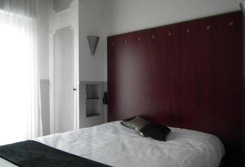 חדר סטנדרט נוף לאגם, Logis Cosy   Hôtel Le Moulin Neuf   Chantonnay