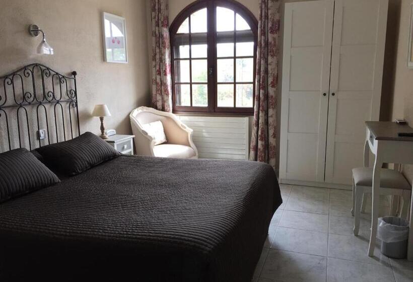 Номер Комфорт, Logis Hôtel Le Manoir & Lounge