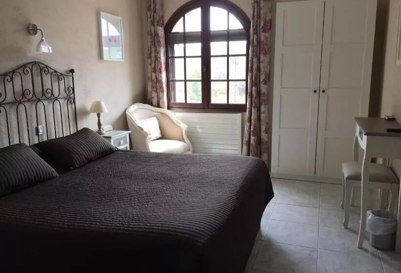 コンフォートルーム, Logis Hôtel Le Manoir & Lounge
