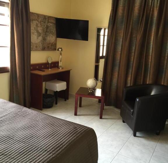 Номер Комфорт, Logis Hôtel Le Manoir & Lounge