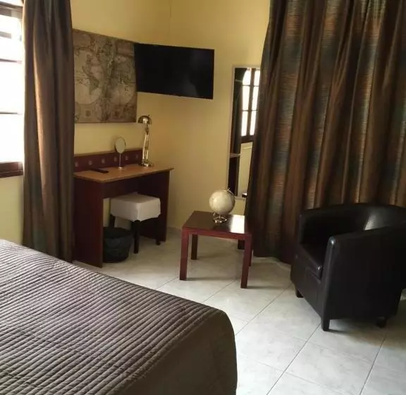 コンフォートルーム, Logis Hôtel Le Manoir & Lounge
