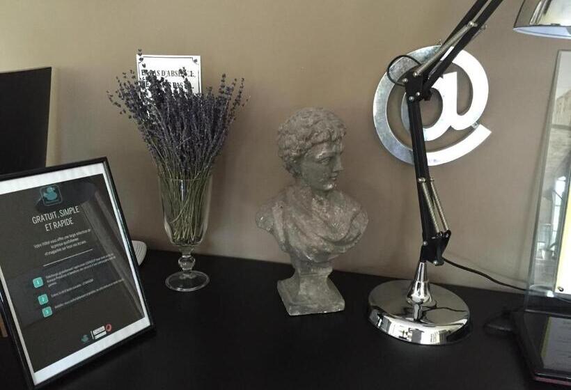 Номер Комфорт, Logis Hôtel Le Manoir & Lounge