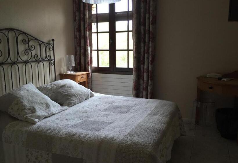 Номер Стандарт, Logis Hôtel Le Manoir & Lounge