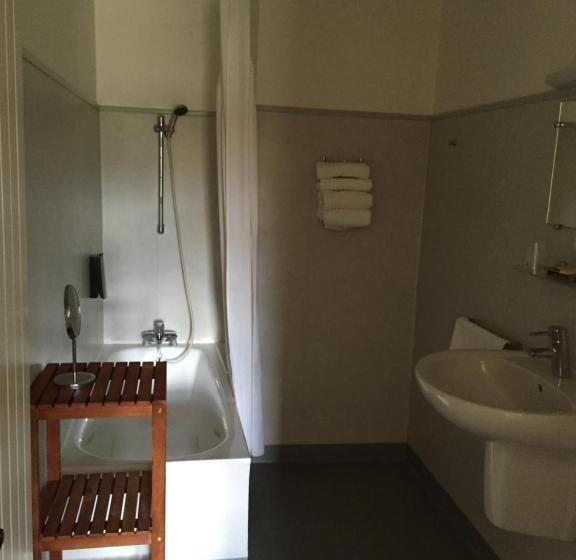 Номер Стандарт, Logis Hôtel Le Manoir & Lounge