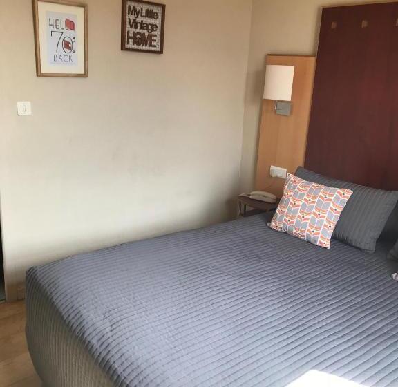 Номер Стандарт, Logis Hôtel Le Manoir & Lounge