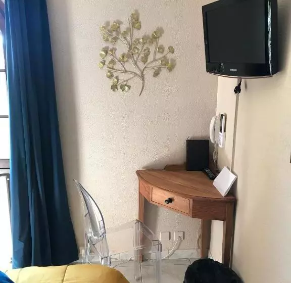 エコノミーシングルルーム, Logis Hôtel Le Manoir   Luberon