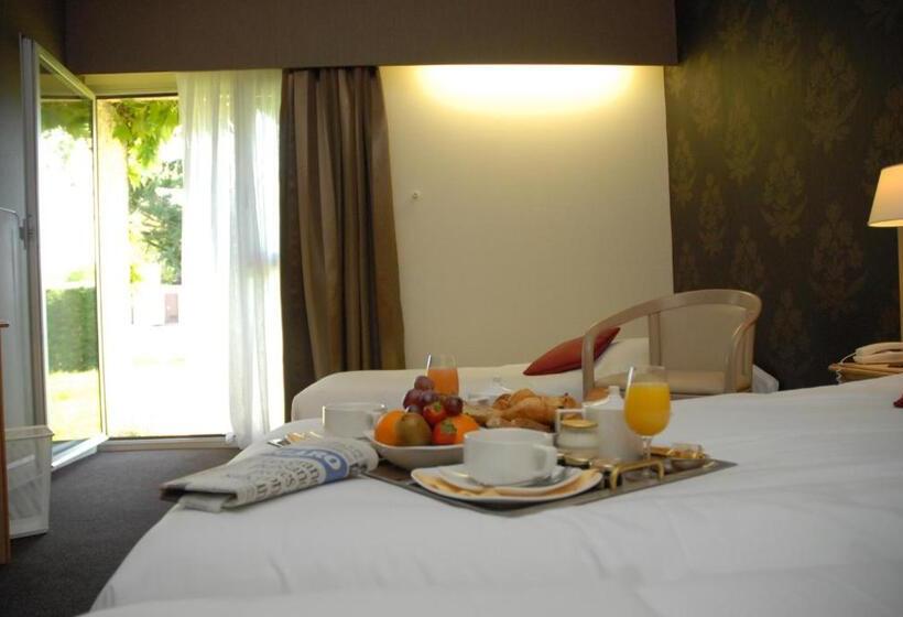 חדר סטנדרט לשלושה, Logis Le Relais Fleuri