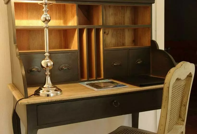 Suite, Le Mas De Chastelas