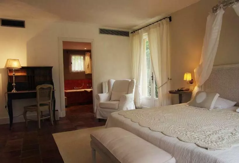 Suite, Le Mas De Chastelas
